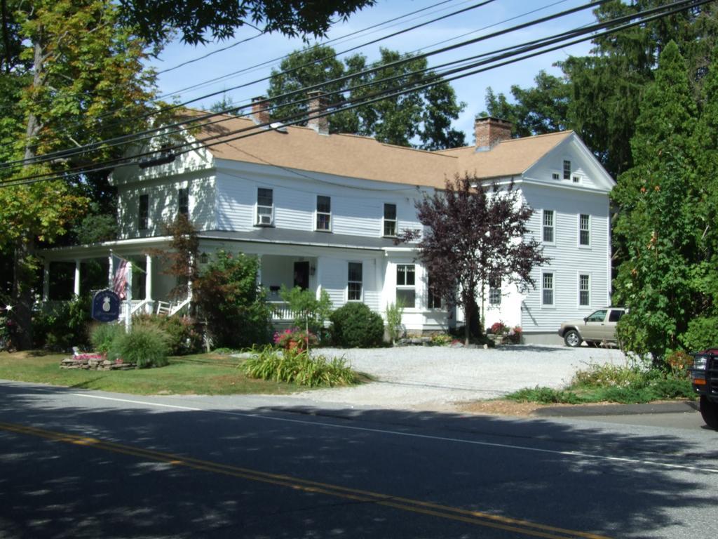 Riverwind Inn Bed And Breakfast Deep River Exterior foto