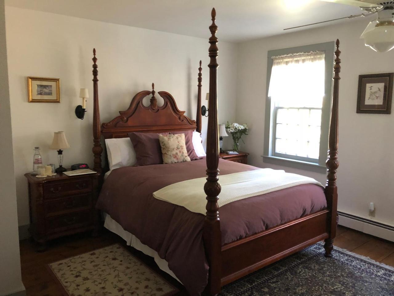 Riverwind Inn Bed And Breakfast Deep River Exterior foto