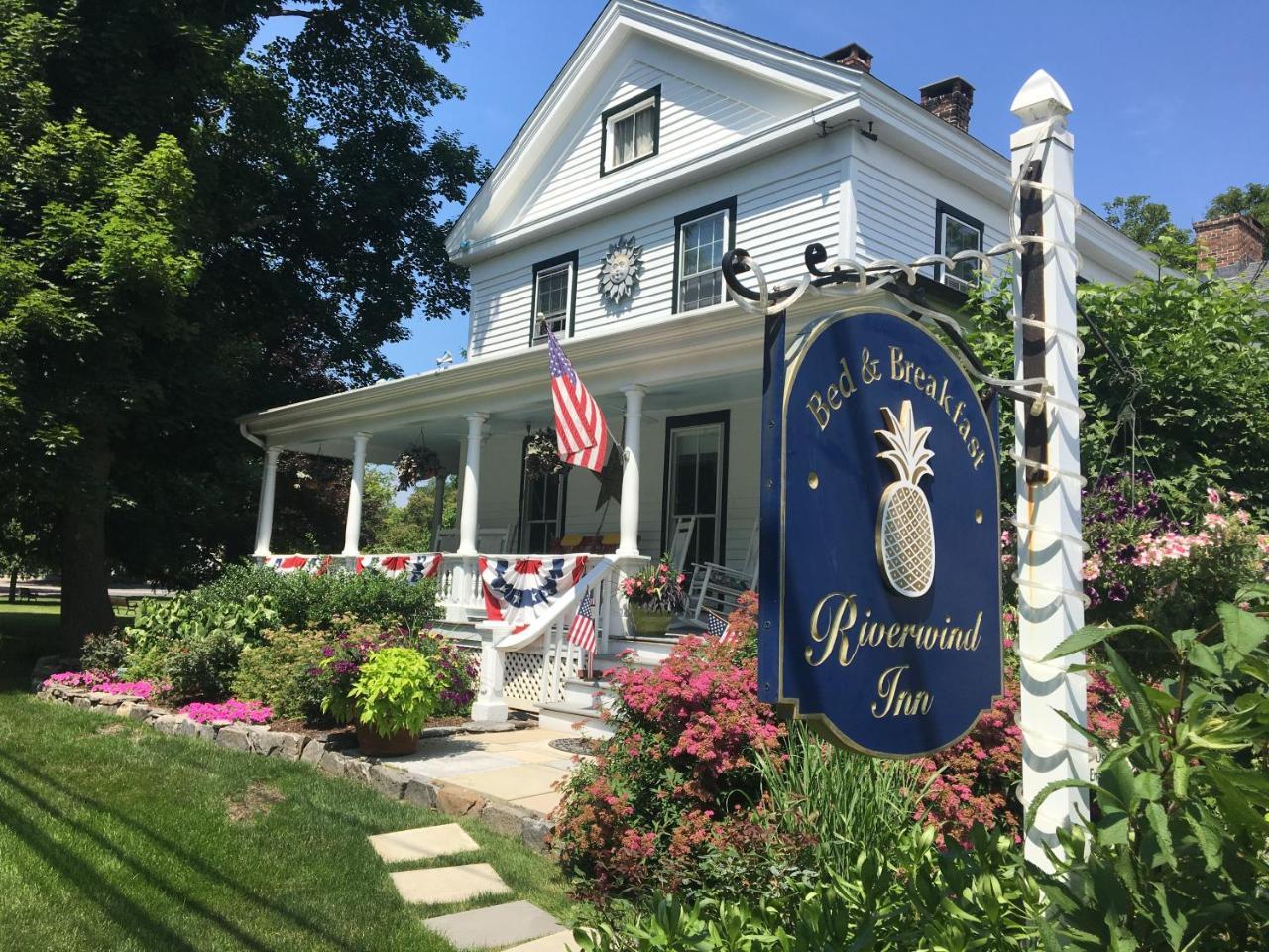 Riverwind Inn Bed And Breakfast Deep River Exterior foto