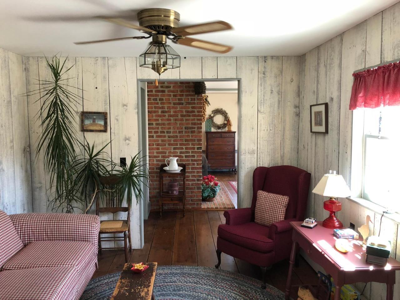 Riverwind Inn Bed And Breakfast Deep River Exterior foto